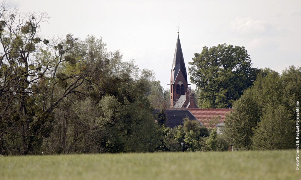 Blick auf das Dorf Glambeck. "Vernichtet - Familiengeschichte aus dem Holocaust"