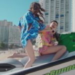 Bild zweier Menschen auf einem Jet-Ski