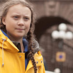 Greta Thunberg vor einem Gebäude. (Foto: B-Reel Films)
