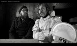 Die beiden Musiker von "Dreiviertelblut". Filmstill aus "Dreiviertelblut - Weltraumtouristen" (c) Südkino