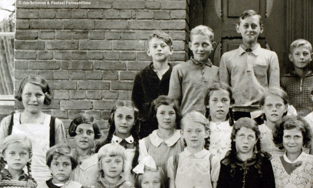 Schulklasse Dora und Theo "Vernichtet - eine Familiengeschichte aus dem Holocaust"
