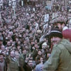 Filmstill aus „Der nackte König – 18 Fragmente über Revolution“, zu sehen ist eine Demonstration (Foto: W-Film/Mira Film)