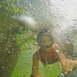 Der Philippinische Junge Reyboy unter Wasser im Berlinale-Dokumentarfilm