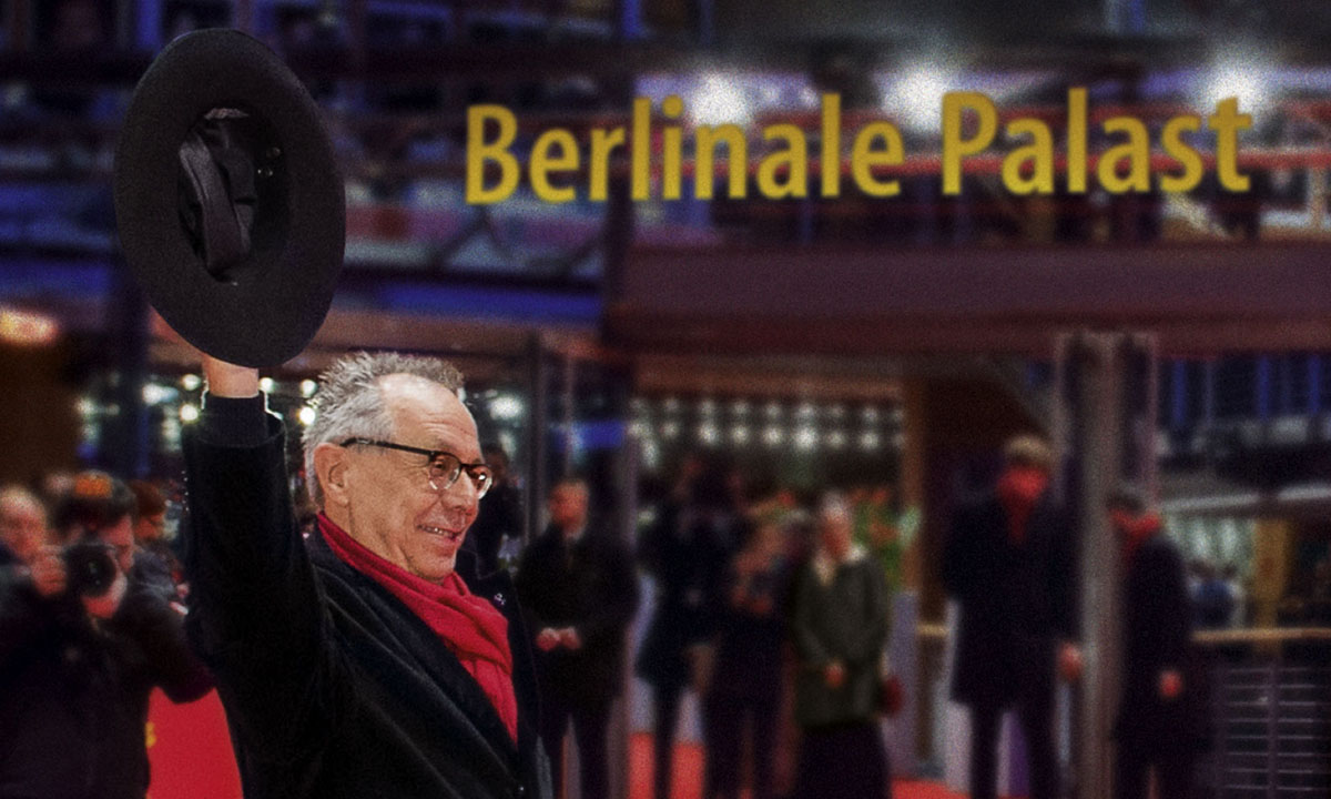 Ausschnitt aus Cover des Buches "Immer auf dem Teppich bleiben" von Dieter Kosslick: Zu sehen ist Kosslik vor dem Berlinale Palast