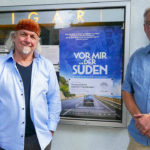 Pepe Danquart und Kay Hoffmann vor dem Caligari in Ludwigsburg