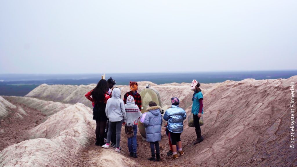 Gruppe Kinder in "Meine Wunderkammern"