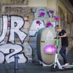 Elias und sein Sprachroboter in