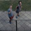 ein Paar vor dem Balkon des Regisseurs in Warsschau 