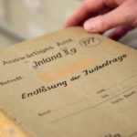 Filmstill aus „Die Wannseekonferenz – Die Dokumentation“ © ZDF/Klaus Josef Sturm