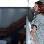 Ehemalige Eiskunstläuferin Katharina Witt in einem Eisring