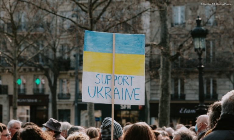 Symbolbild Ukraine-Demonstration © Pexels/Mathias P.R. Reding