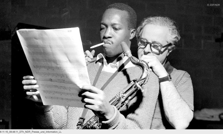 Alfred Lion (rechts) mit dem Musiker Hank Mobley