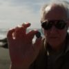 Werner Herzog hat einen Stein in der Hand