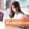 Beyond Documentary Titelbild Frau mit Kopfhörern