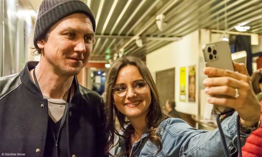 Selfie mit Lars Eidinger (Foto: Günther Ahner)