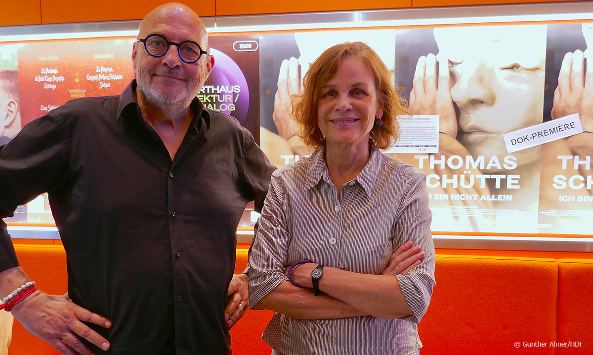 DOK Premiere Thomas Schütte im Delphi Arthaus Kino Stuttgart. Goggo Gensch (l.) und Corinna Belz (r.)