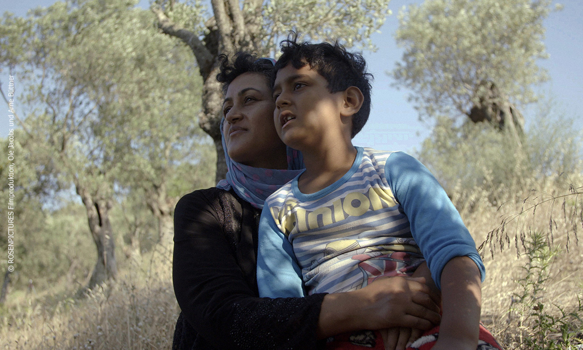 Filmstill: Nasim mit ihrem Sohn
