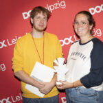 Jonathan Schörnig und Protagonistin Clara Richter (“Einhundertvier”), Gewinner der Golden Taube Langfilm im Deutschen Wettbewerb Dokumentarfilm